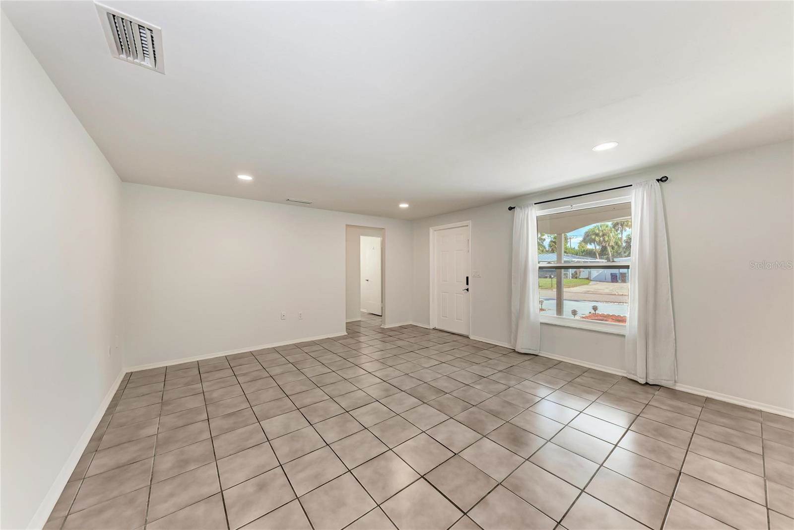 6036 Hopkins Drive North, Bradenton, FL 34207