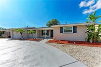 6036 Hopkins Drive North, Bradenton, FL 34207