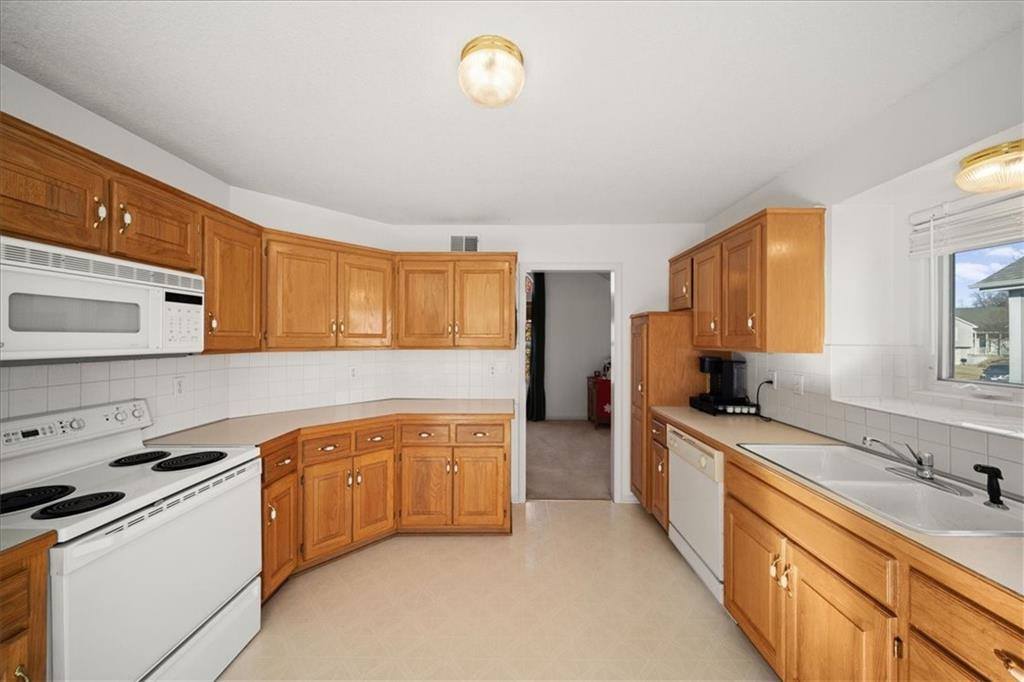 3517 SW Windbrook Drive, Lee's Summit, MO 64082