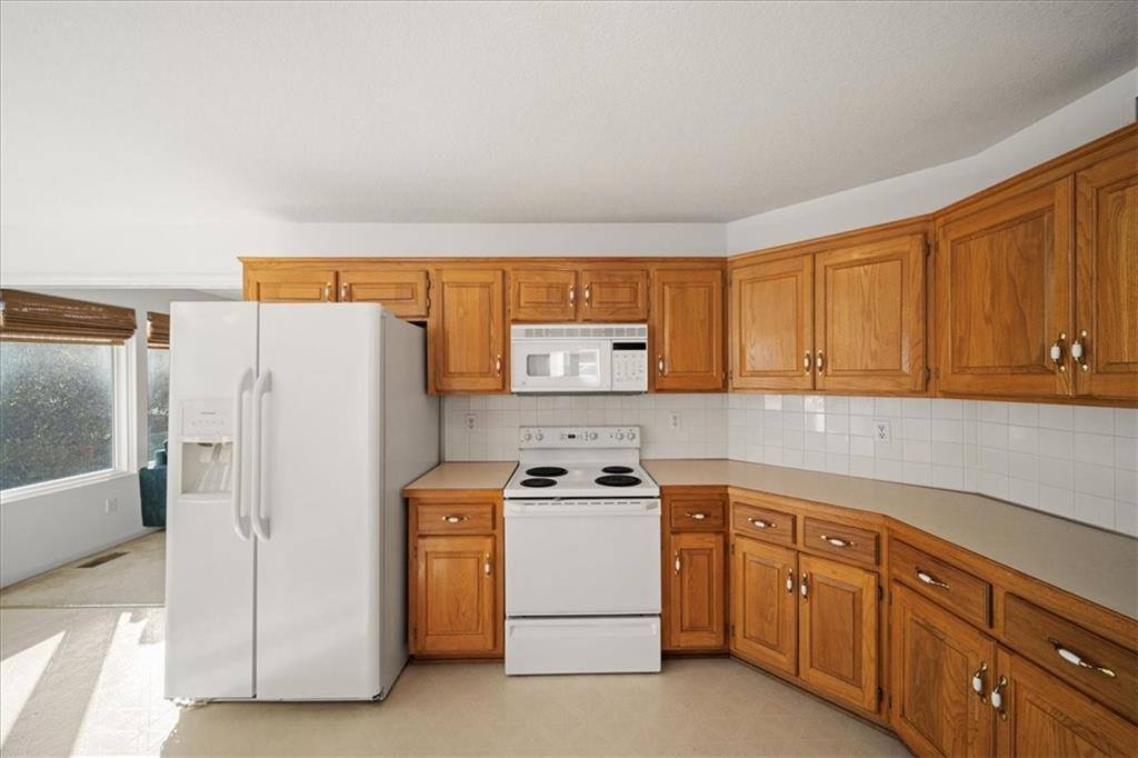 3517 SW Windbrook Drive, Lee's Summit, MO 64082