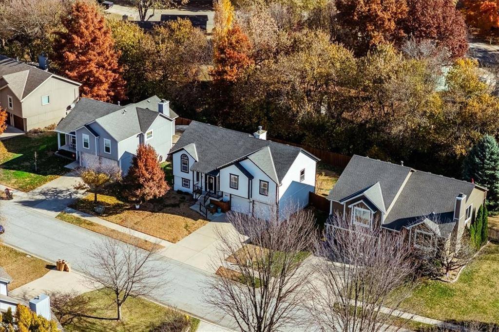 3517 SW Windbrook Drive, Lee's Summit, MO 64082