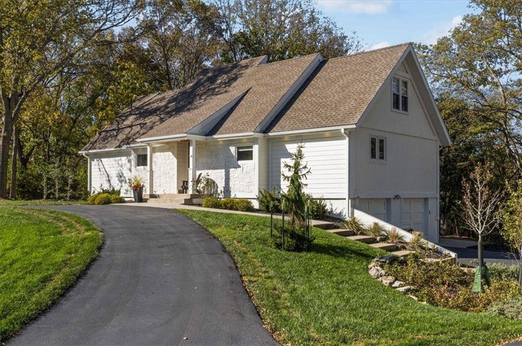 13225 Kimberly Circle, Olathe, KS 66061