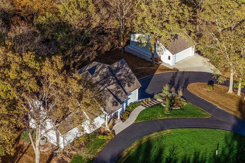 13225 Kimberly Circle, Olathe, KS 66061