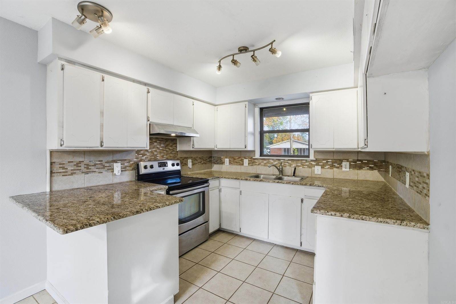 907 Mountain Valley Drive, Perryville, AR 72126