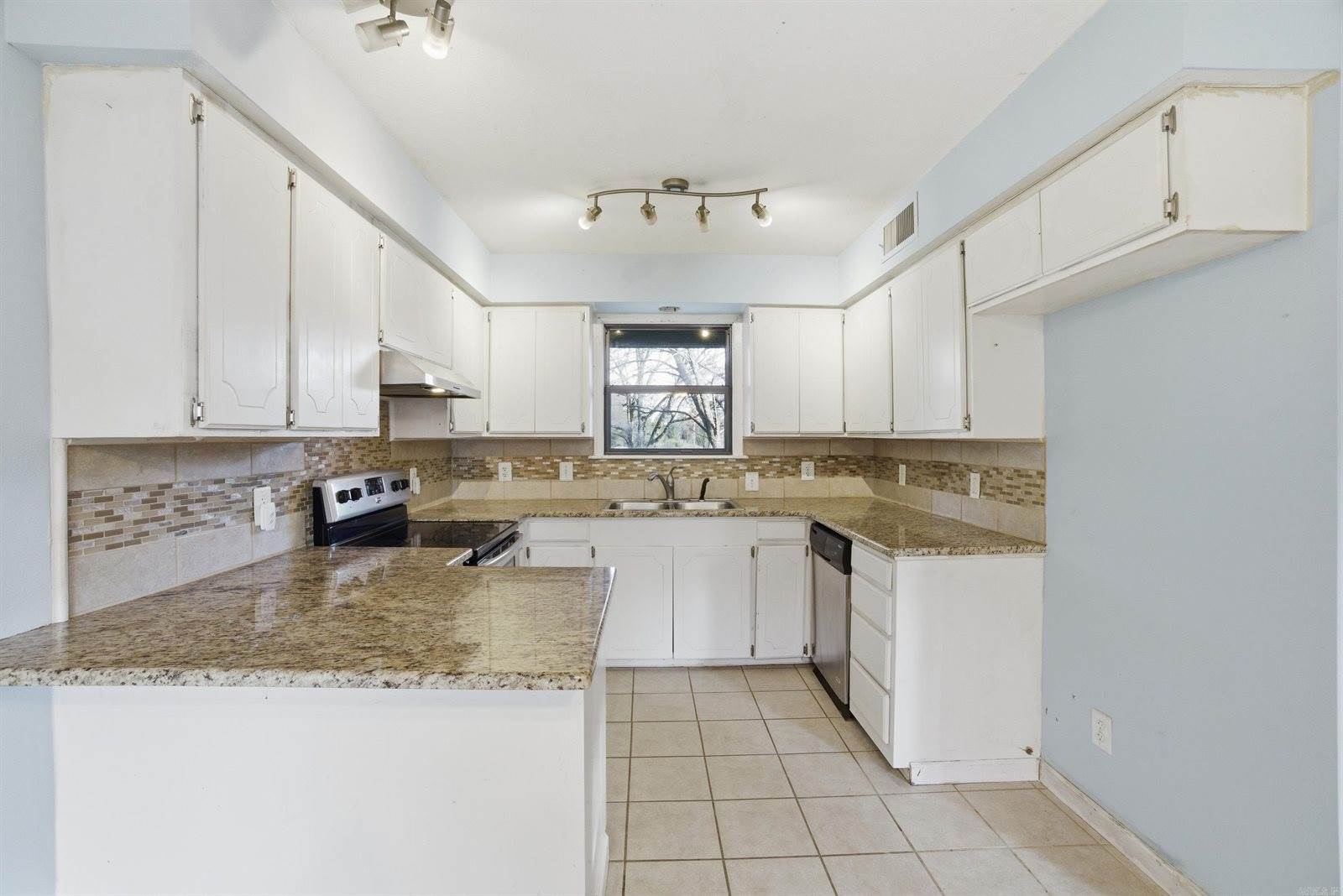 907 Mountain Valley Drive, Perryville, AR 72126