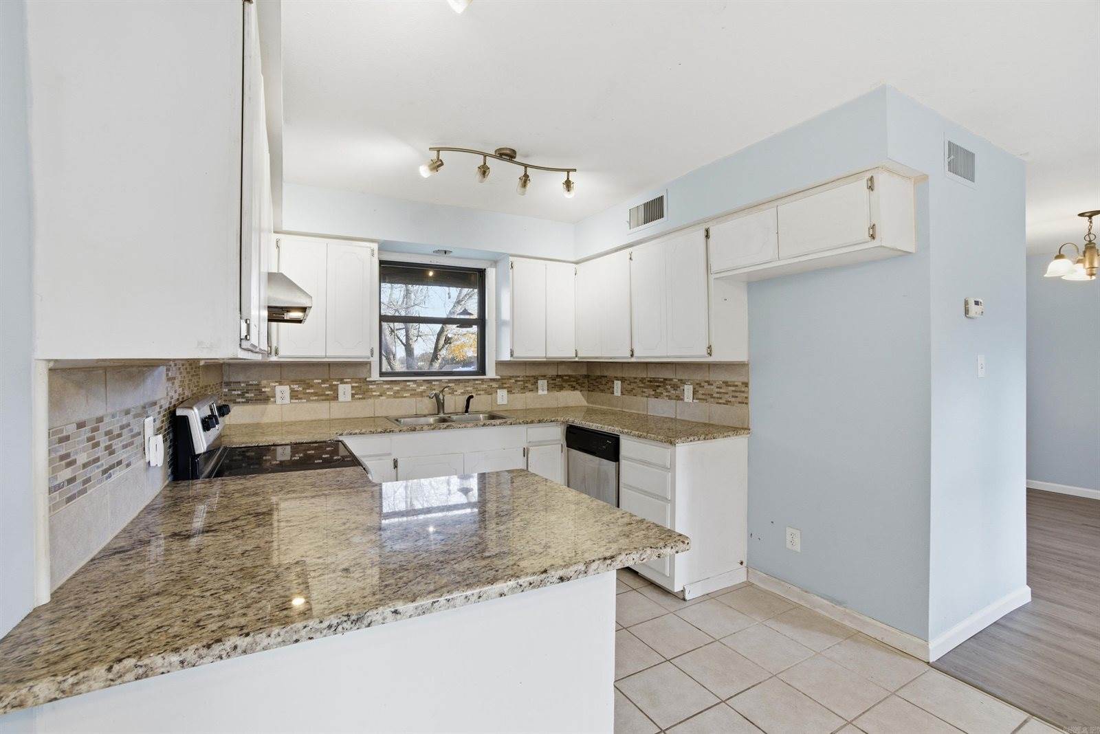 907 Mountain Valley Drive, Perryville, AR 72126