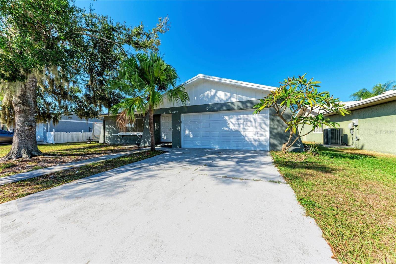 6439 Friendship Drive, Sarasota, FL 34241