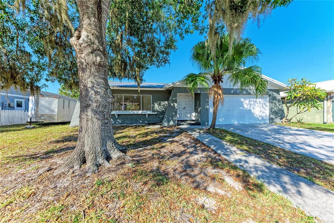 6439 Friendship Drive, Sarasota, FL 34241