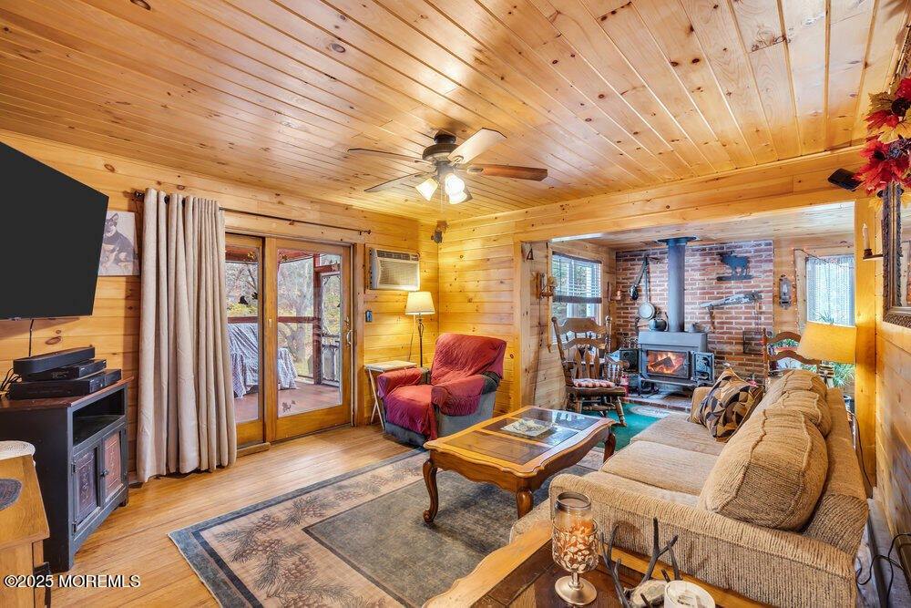 52 Sturm Lane, Jackson, NJ 08527