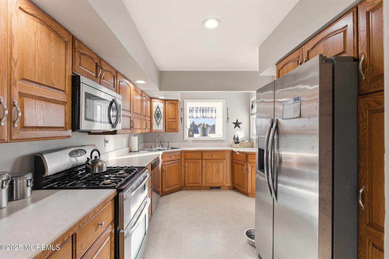 359 Colonial Drive, Toms River, NJ 08753