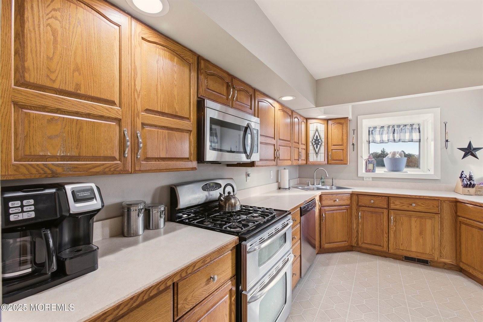 359 Colonial Drive, Toms River, NJ 08753