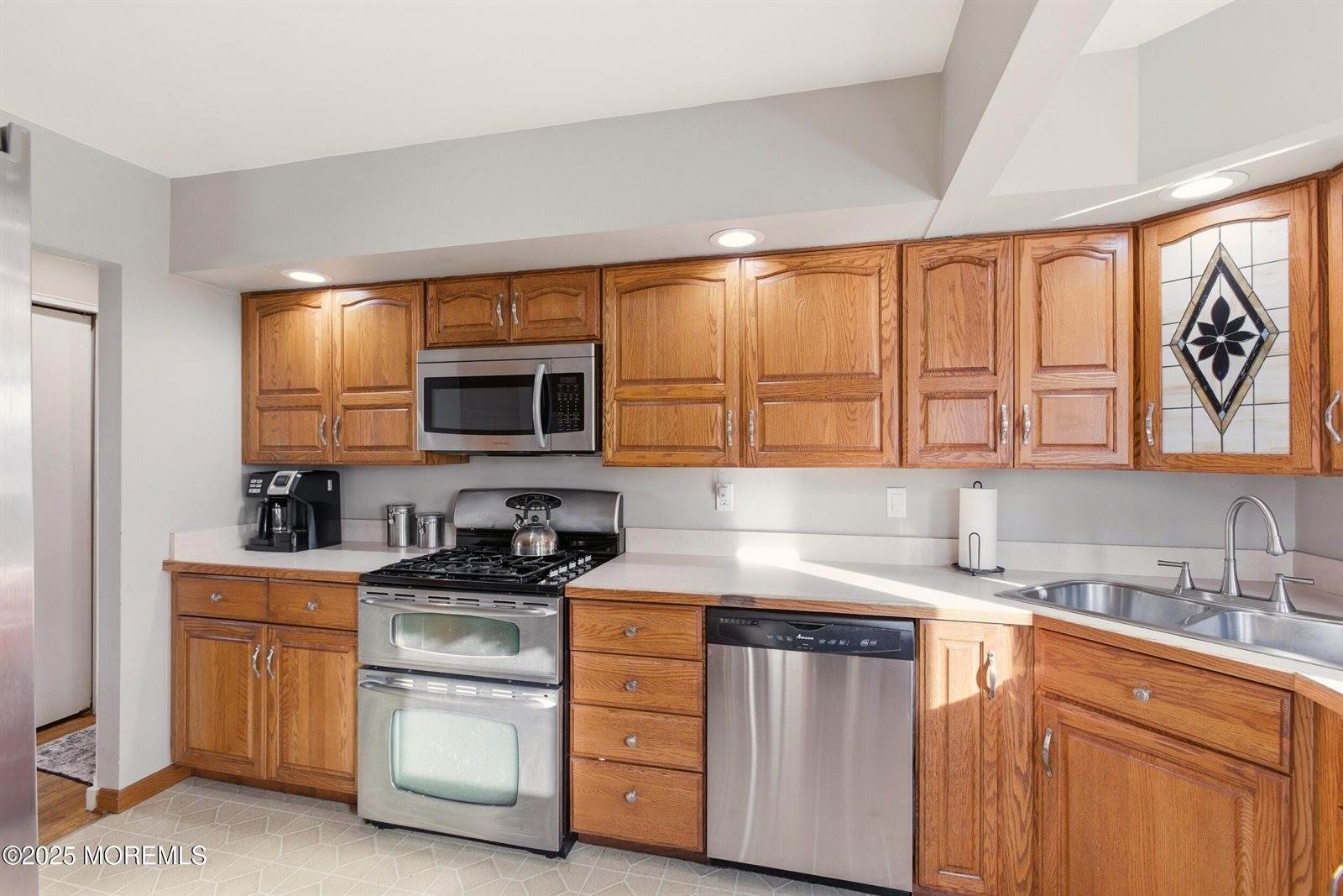 359 Colonial Drive, Toms River, NJ 08753