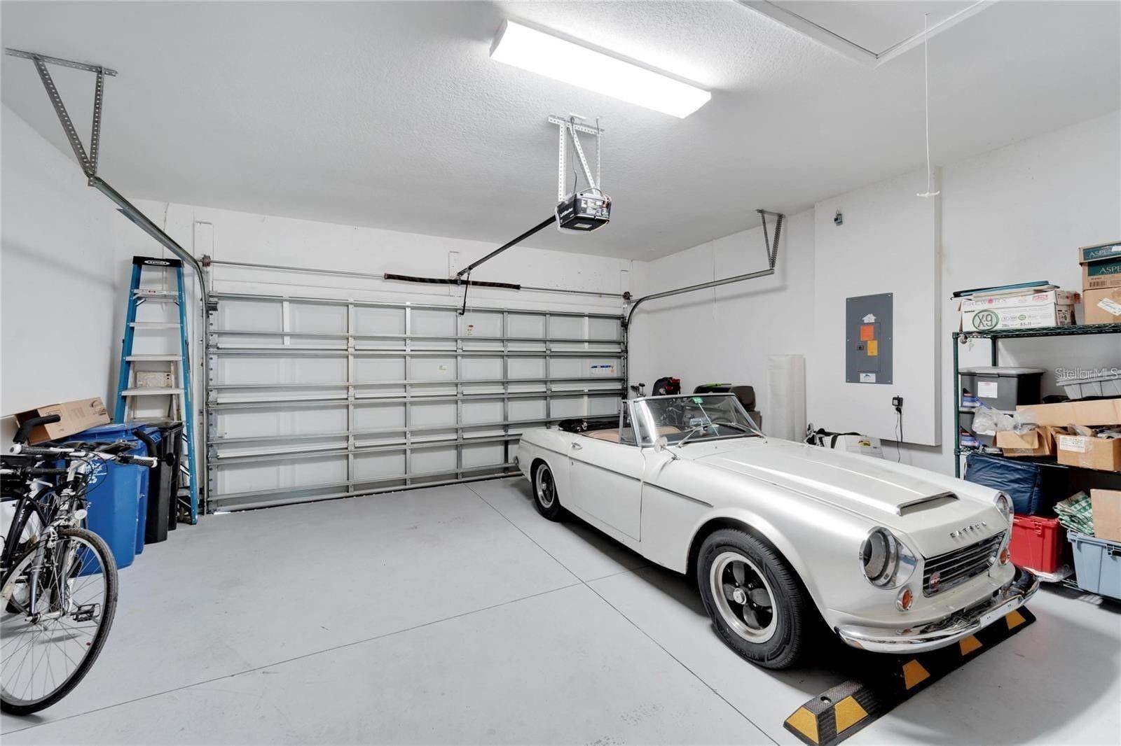 718 Chipper Drive, Sun City Center, FL 33573