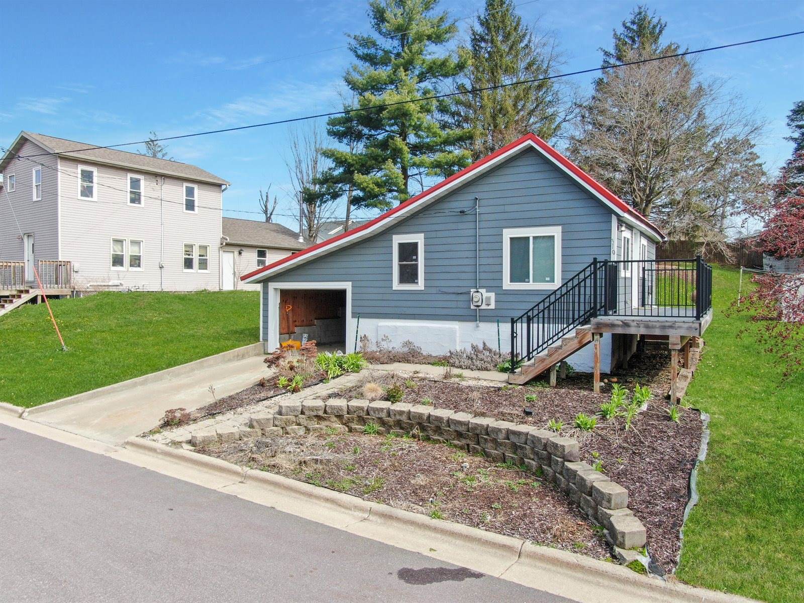 310 Madison St, Hillsboro, WI 54634