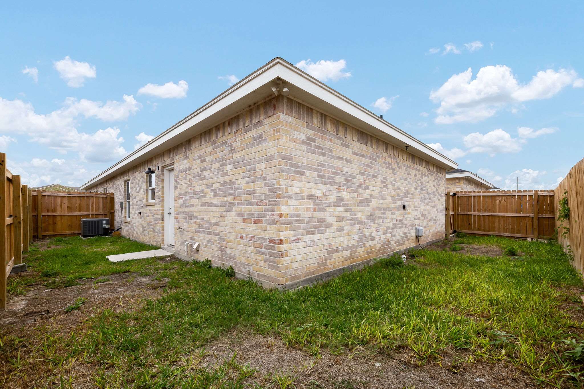 2709 E Israel Ave, Alton, TX 78572