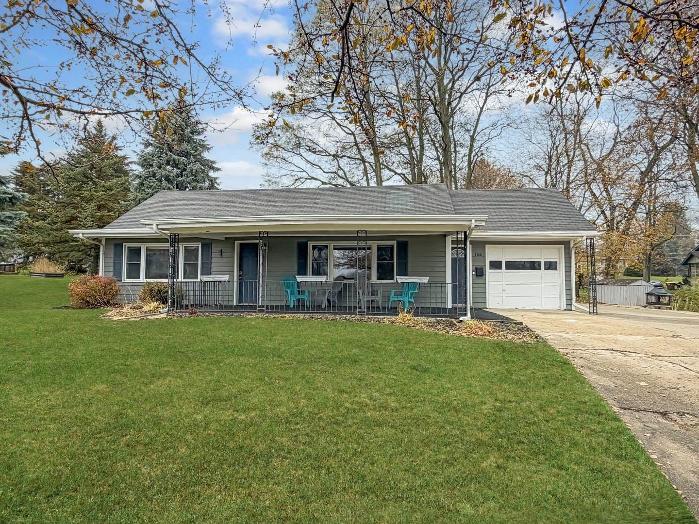 108 East South Street, Freeport, IL 61032