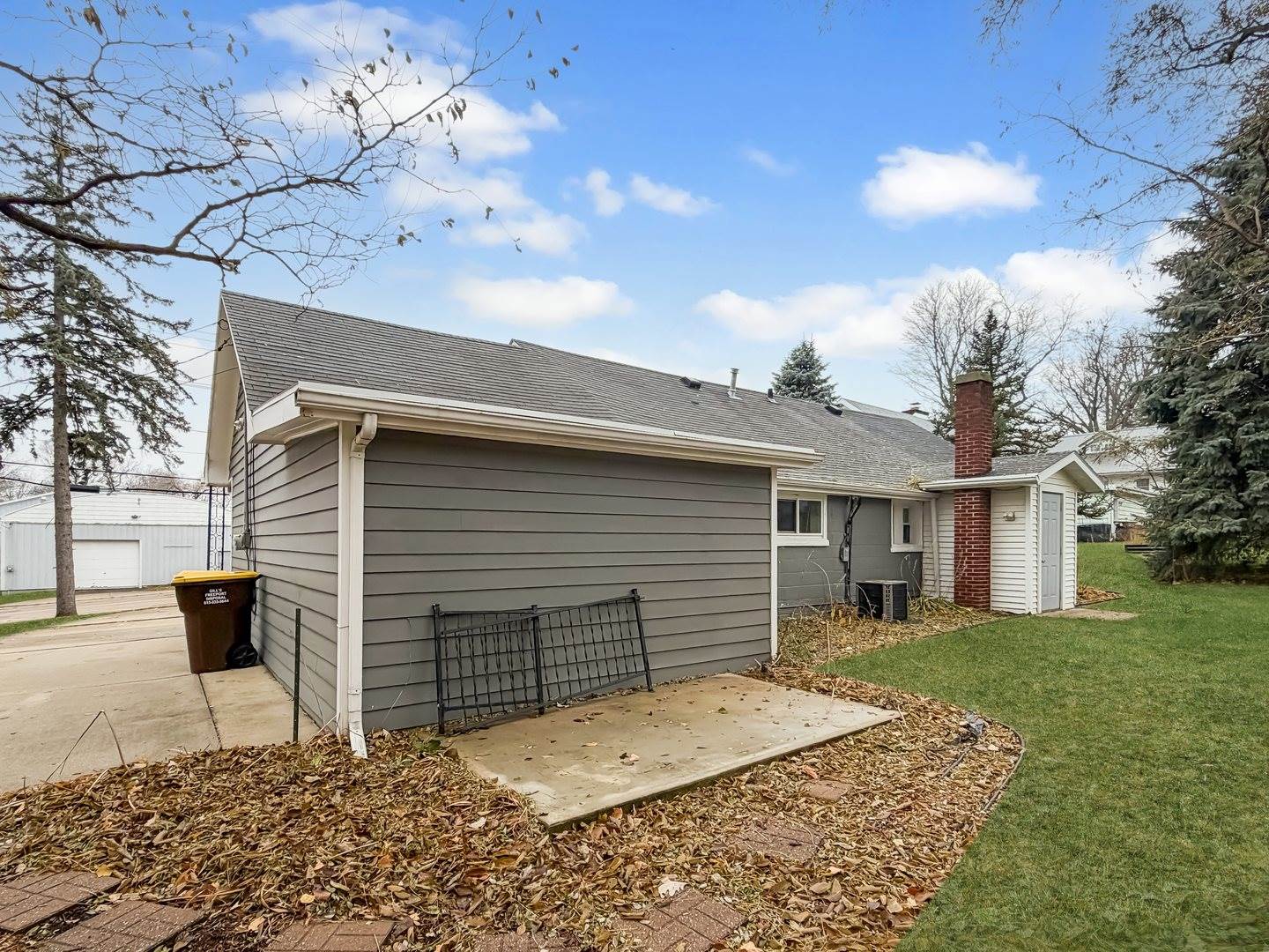 108 East South Street, Freeport, IL 61032