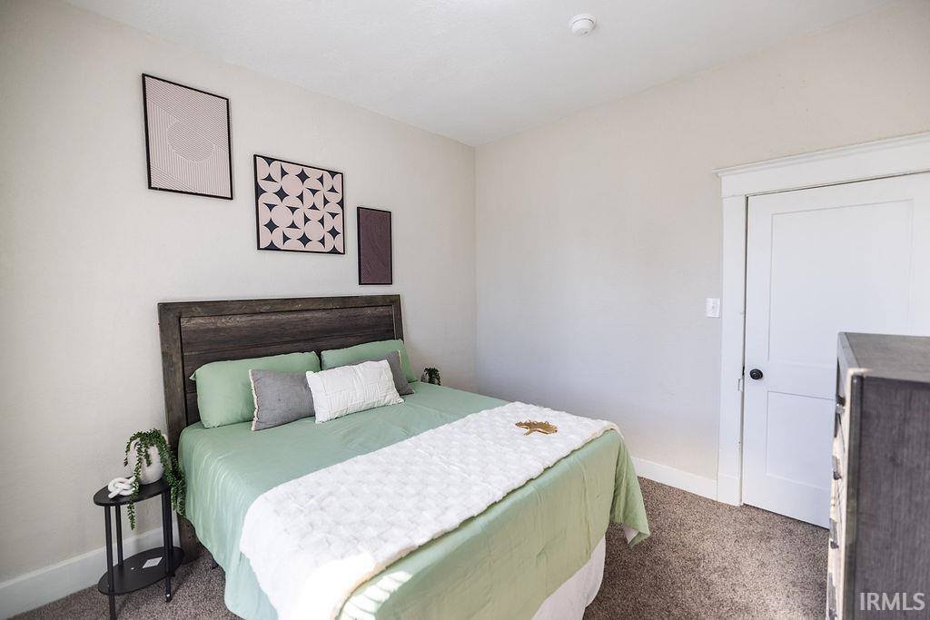 2823 S Vine Street, Muncie, IN 47302