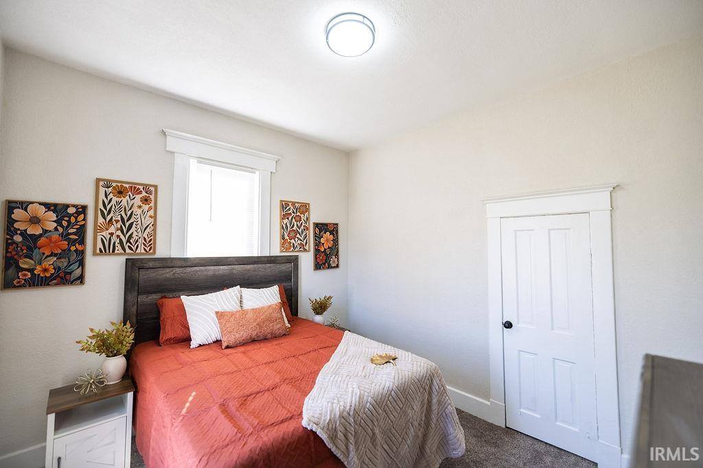 2823 S Vine Street, Muncie, IN 47302