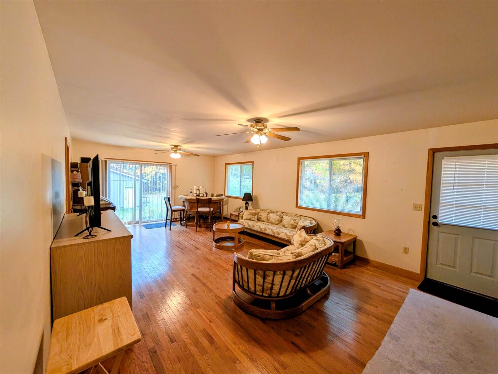 108 Deerwood Court, Roscommon, MI 48653