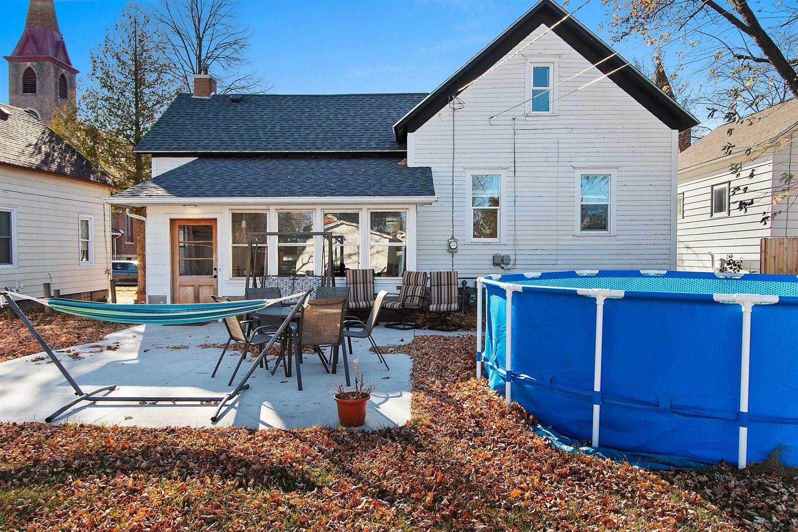 926 Elizabeth Avenue, Marinette, WI 54143