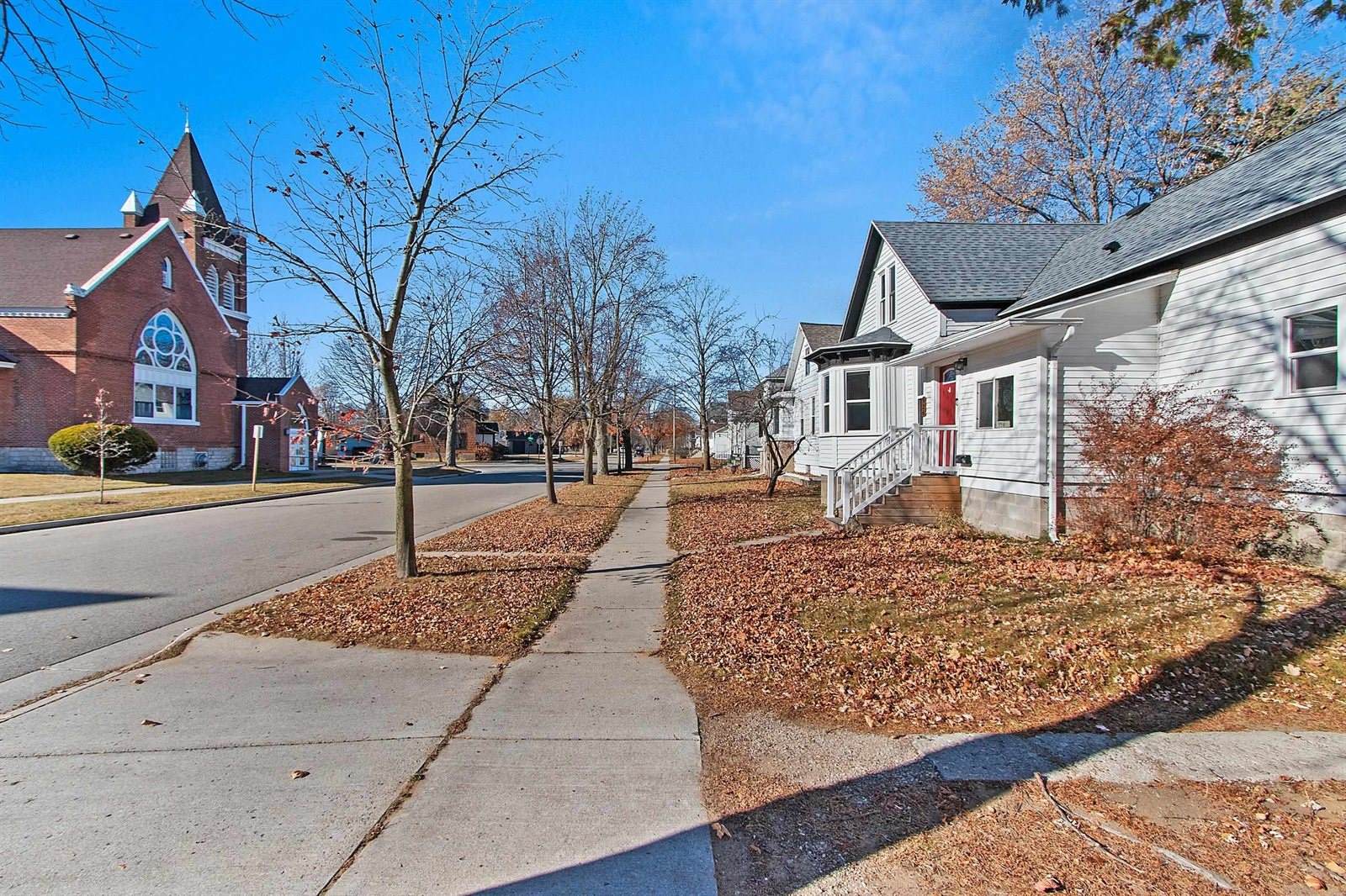 926 Elizabeth Avenue, Marinette, WI 54143