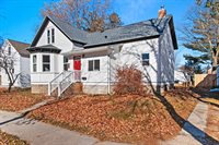 926 Elizabeth Avenue, Marinette, WI 54143
