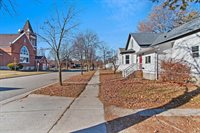 926 Elizabeth Avenue, Marinette, WI 54143