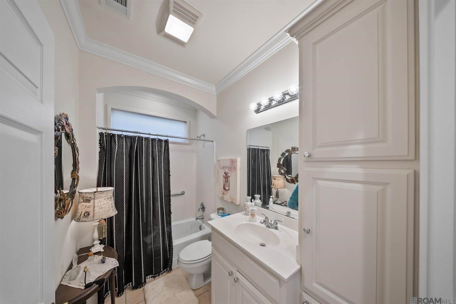 5448 Courtyard Dr, Gonzales, LA 70737