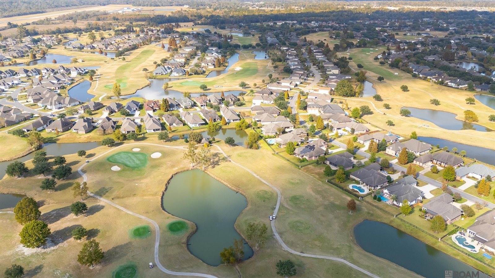 5448 Courtyard Dr, Gonzales, LA 70737