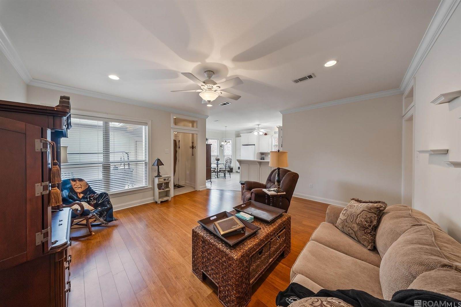 5448 Courtyard Dr, Gonzales, LA 70737