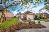 5448 Courtyard Dr, Gonzales, LA 70737
