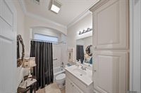 5448 Courtyard Dr, Gonzales, LA 70737