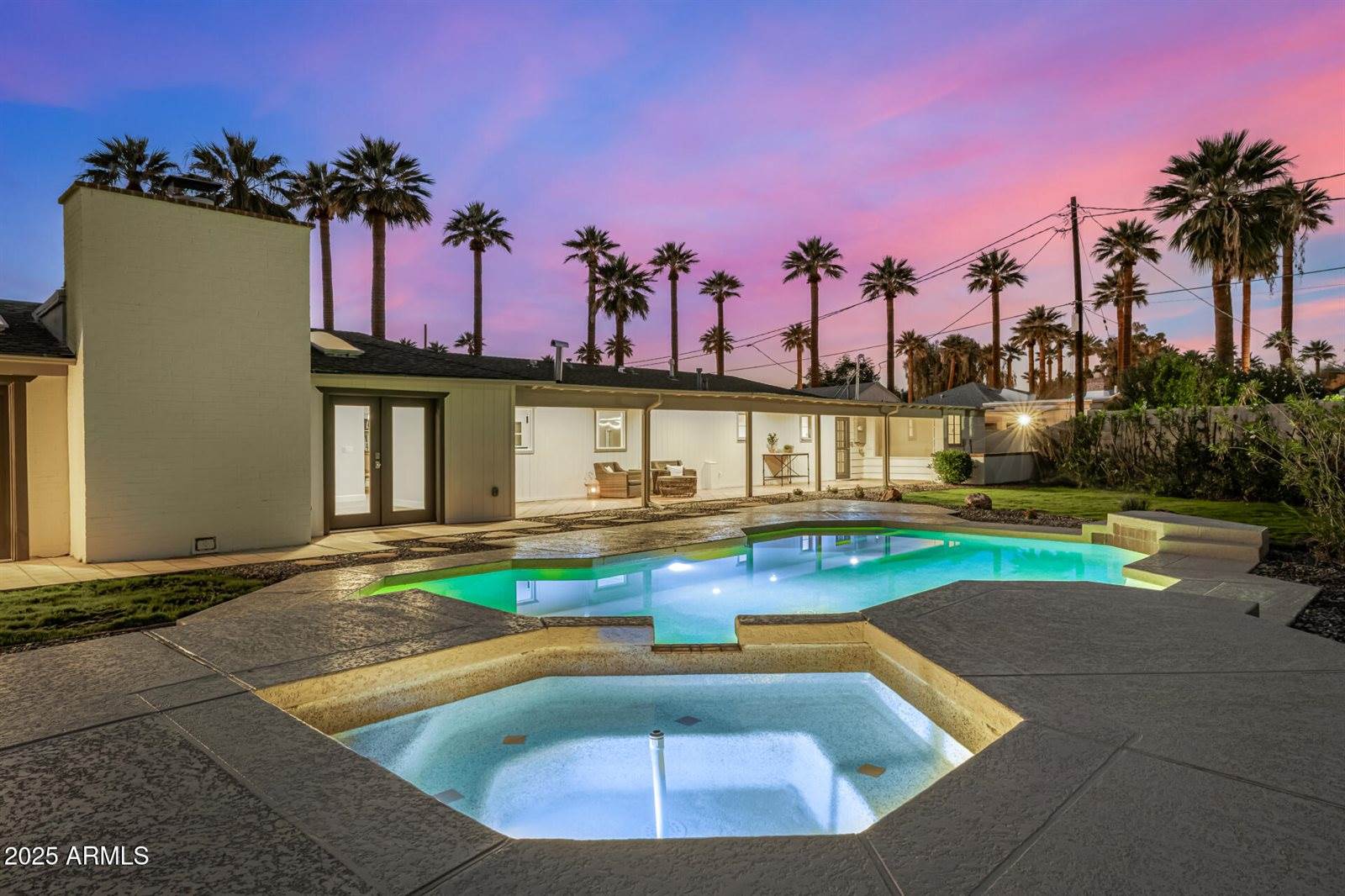 1625 Palmcroft Way SW, Phoenix, AZ 85007