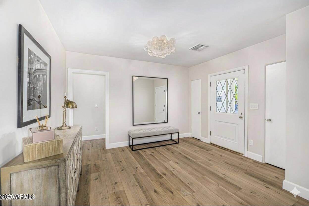 1625 Palmcroft Way SW, Phoenix, AZ 85007