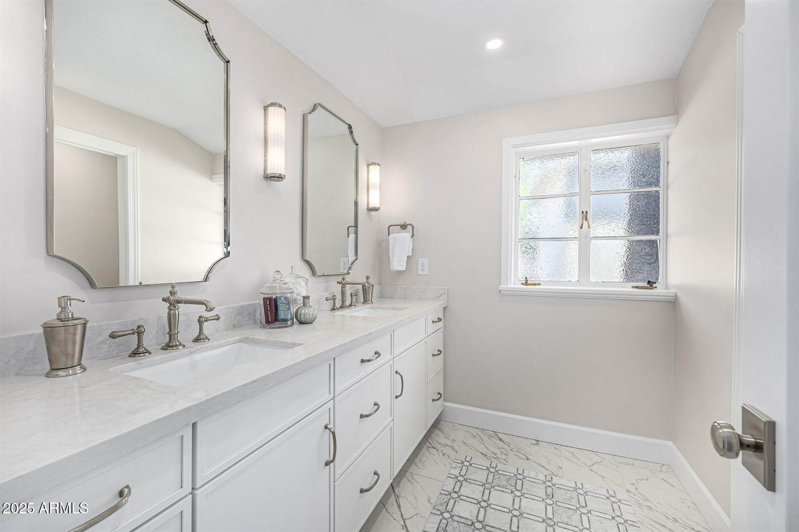 1625 Palmcroft Way SW, Phoenix, AZ 85007