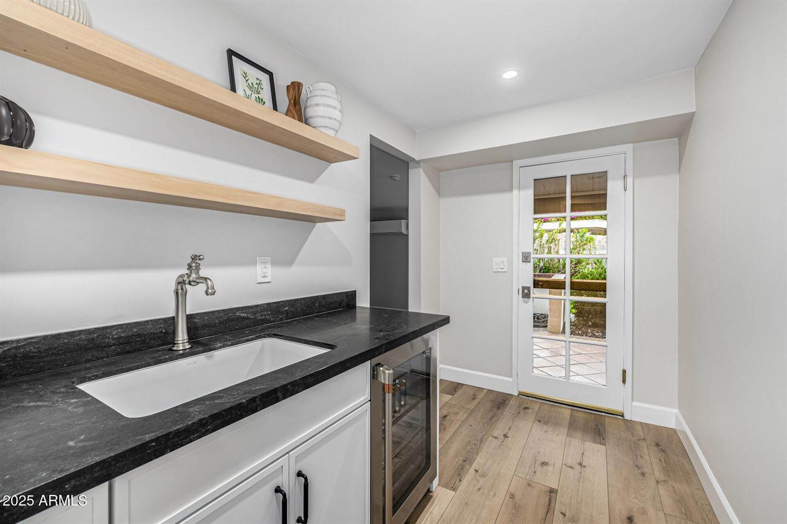 1625 Palmcroft Way SW, Phoenix, AZ 85007