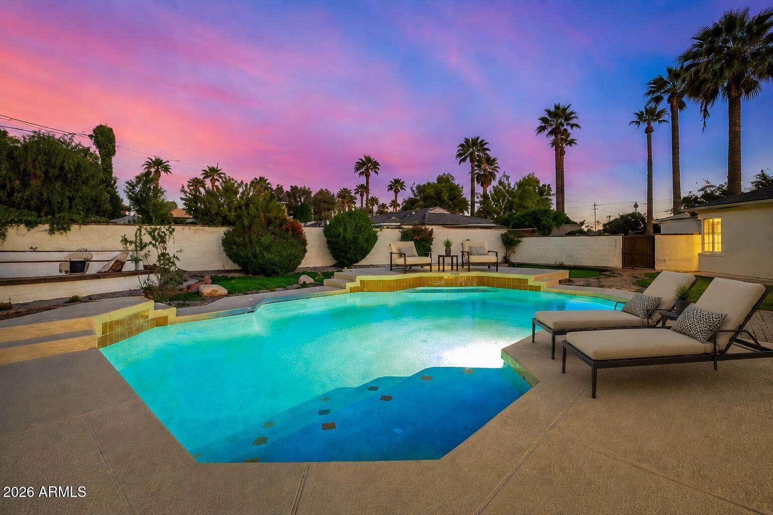 1625 Palmcroft Way SW, Phoenix, AZ 85007
