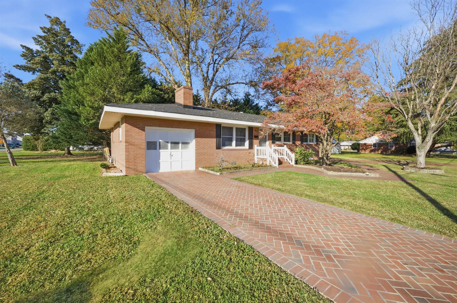 477 Windemere Road, Newport News, VA 23602