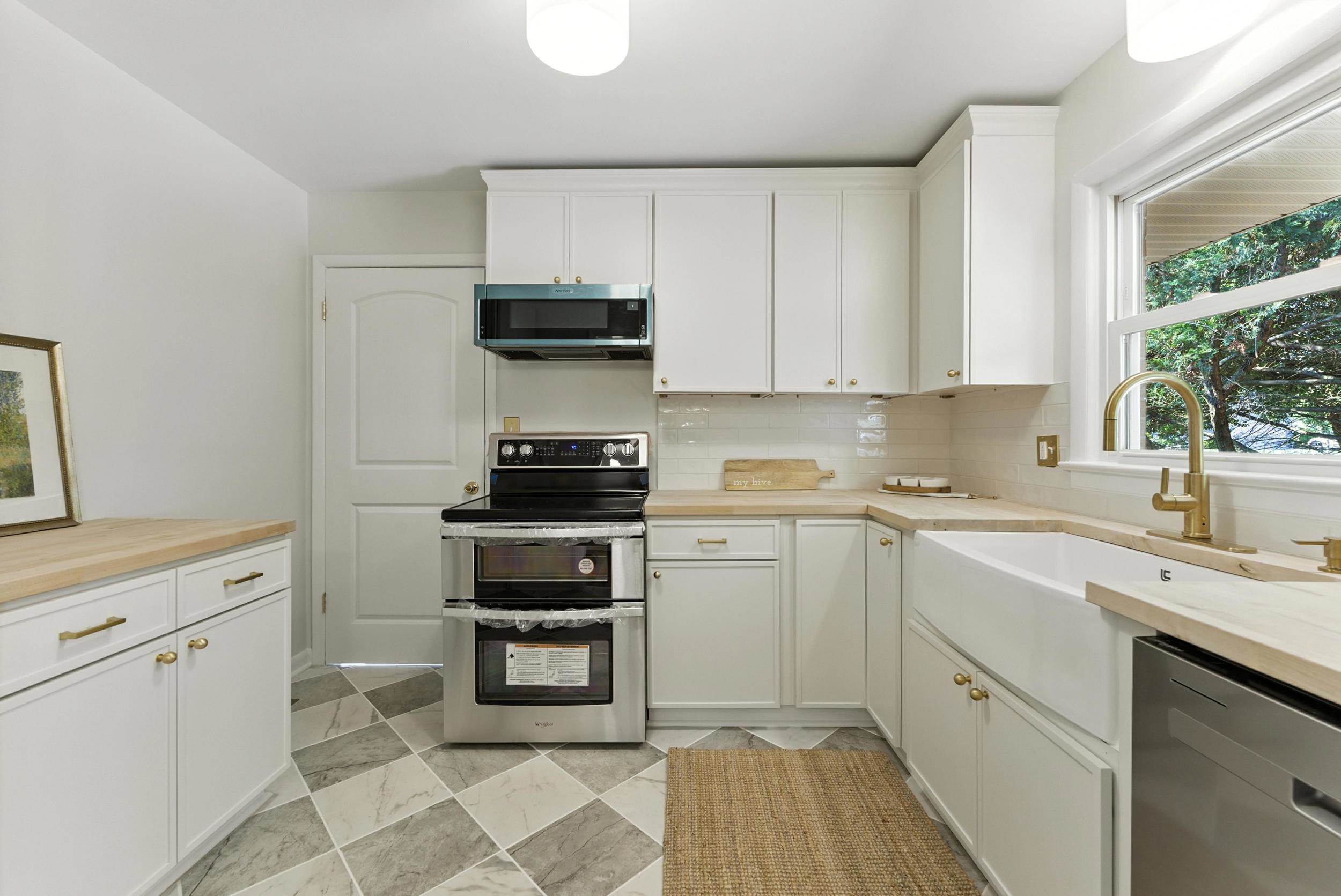 477 Windemere Road, Newport News, VA 23602