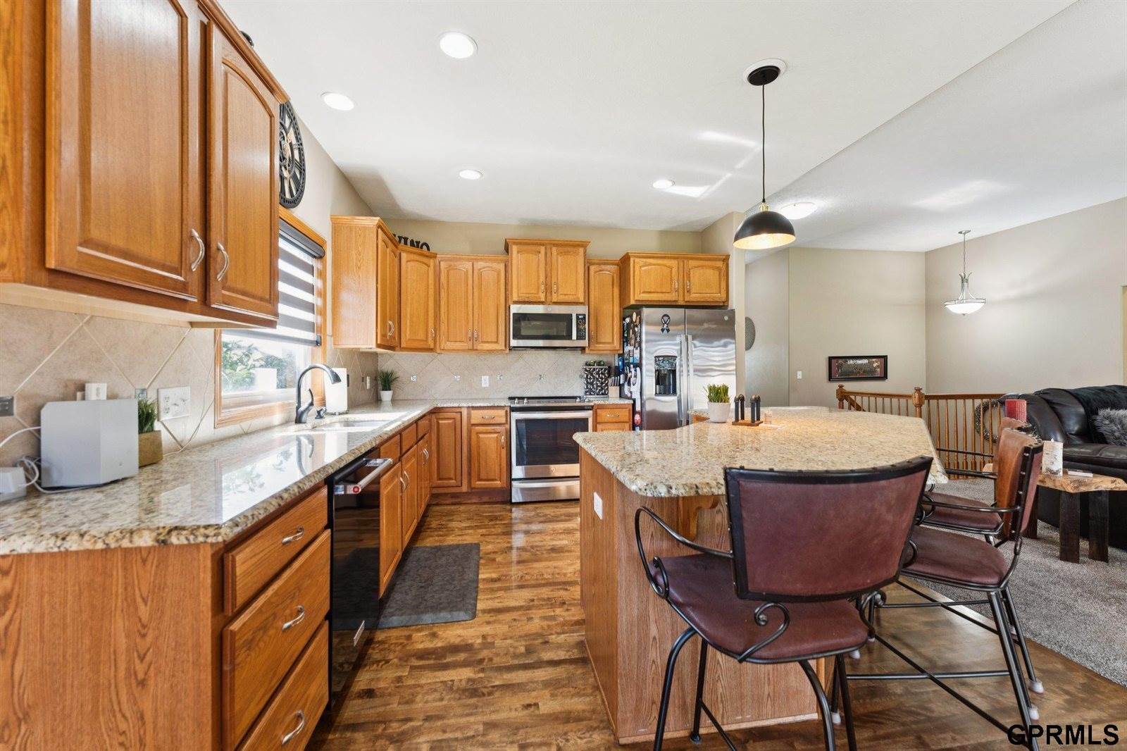 2221 Placid Lake Drive, Papillion, NE 68046