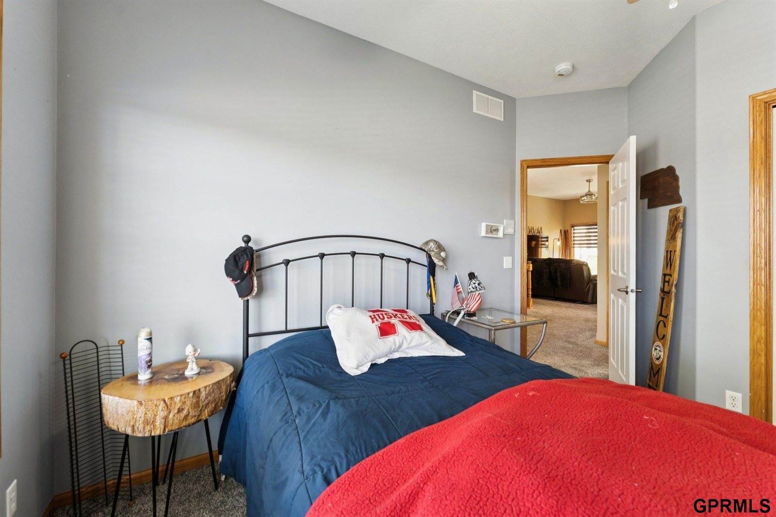 2221 Placid Lake Drive, Papillion, NE 68046