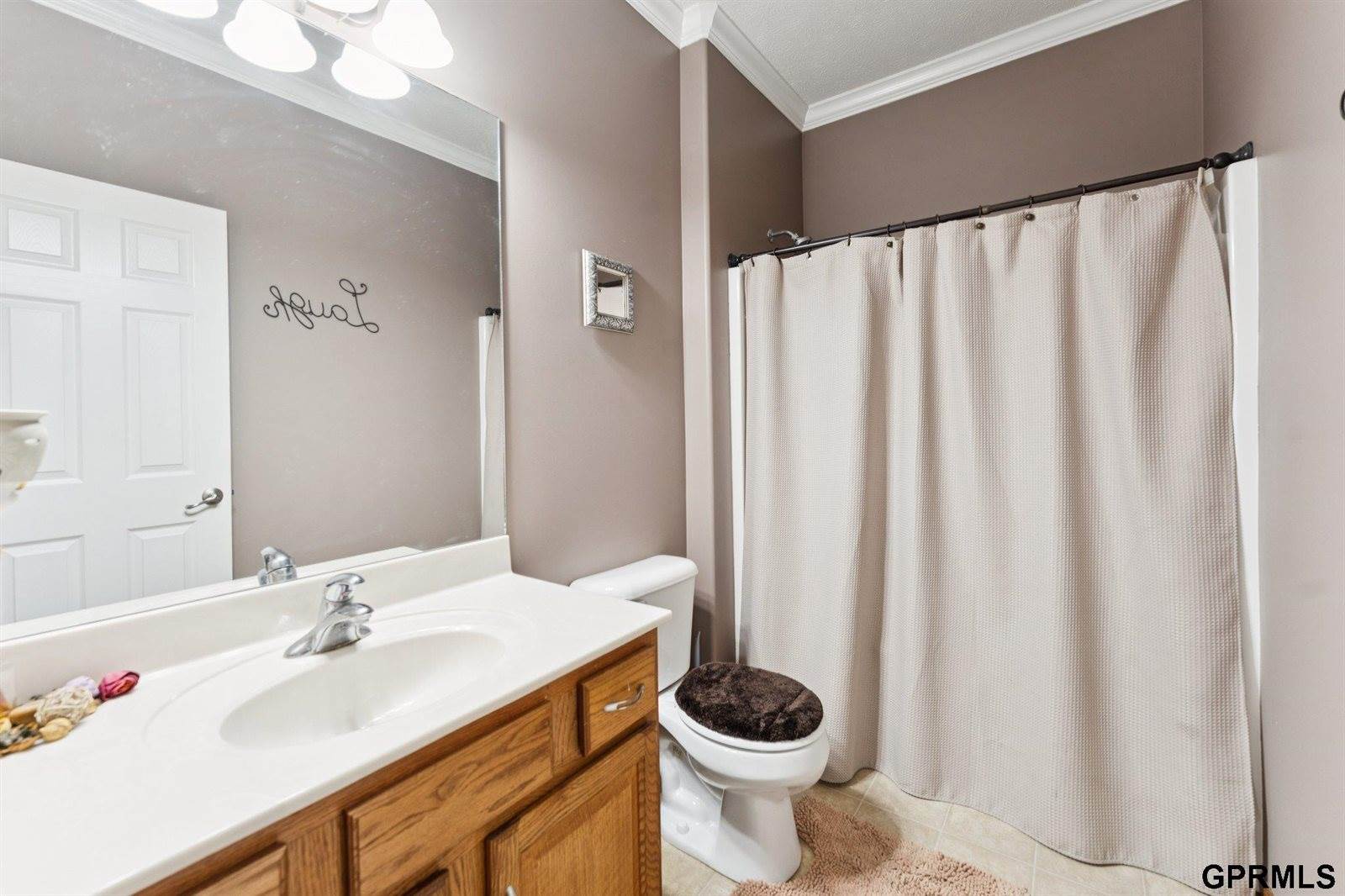 2221 Placid Lake Drive, Papillion, NE 68046