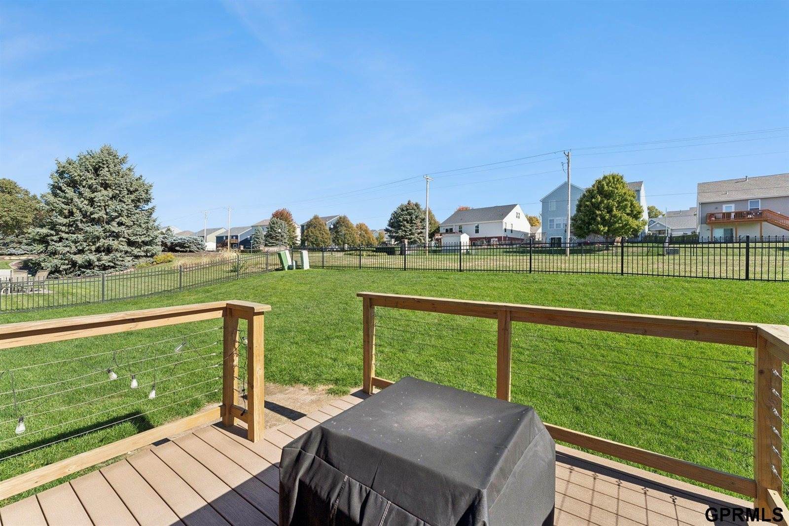 2221 Placid Lake Drive, Papillion, NE 68046