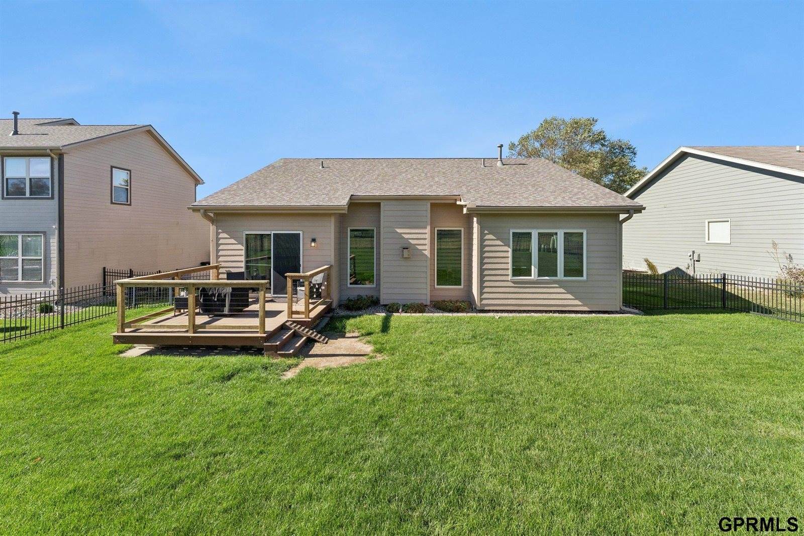 2221 Placid Lake Drive, Papillion, NE 68046