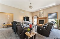 2221 Placid Lake Drive, Papillion, NE 68046