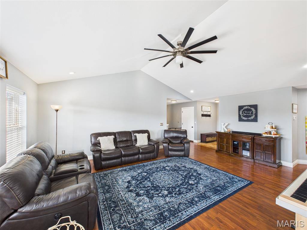 109 Ash Court, Saint Robert, MO 65584