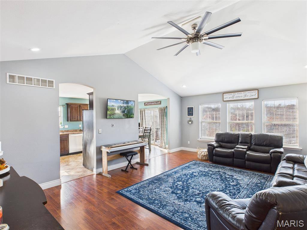 109 Ash Court, Saint Robert, MO 65584