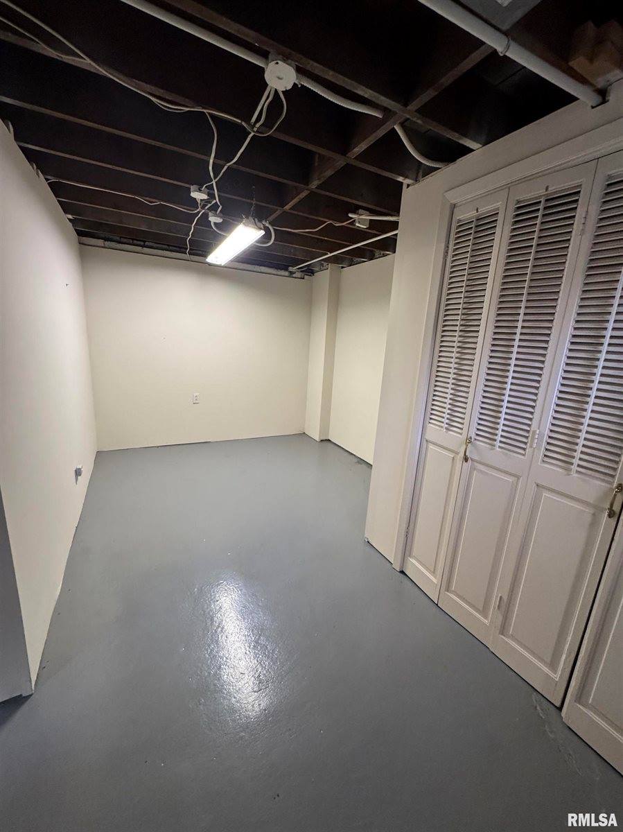 2125 Eastern Avenue, Davenport, IA 52803