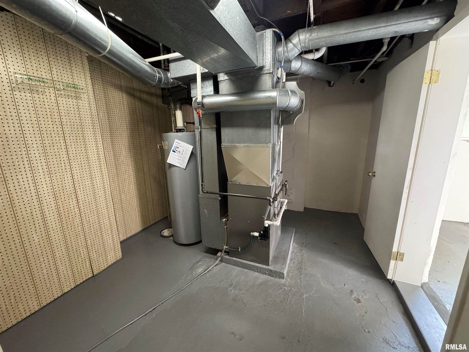 2125 Eastern Avenue, Davenport, IA 52803